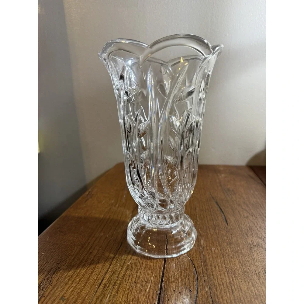 Vintage Oasis Crystal Vase With Pedestal Base
